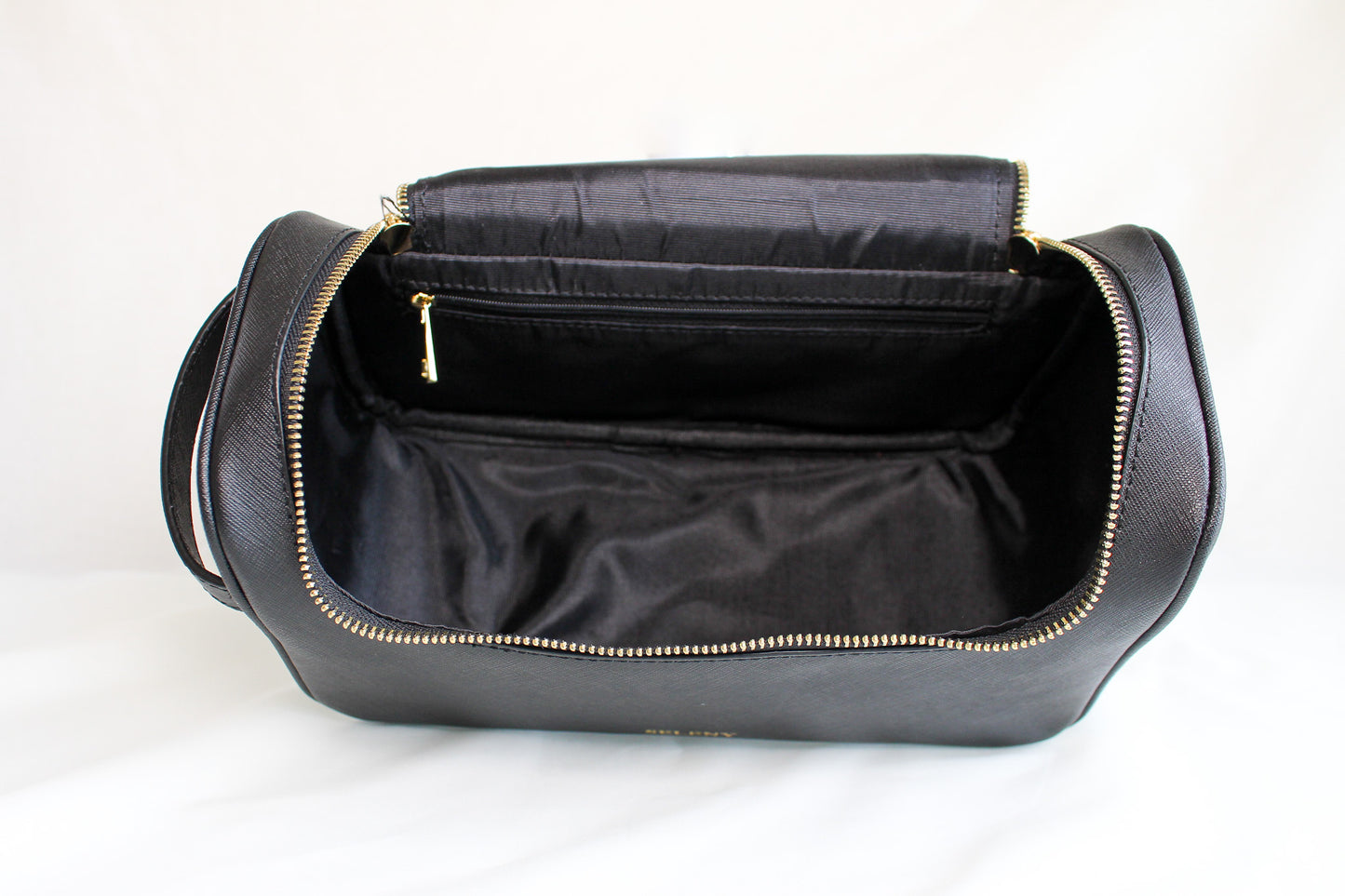 Seleny Leather Toiletry Bag
