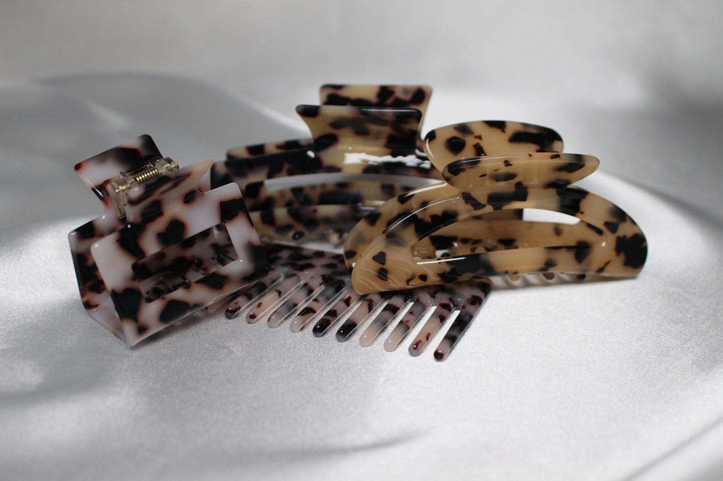 Seleny Jumbo Acetate Claw Clip Set (with Carrying Case & Comb)