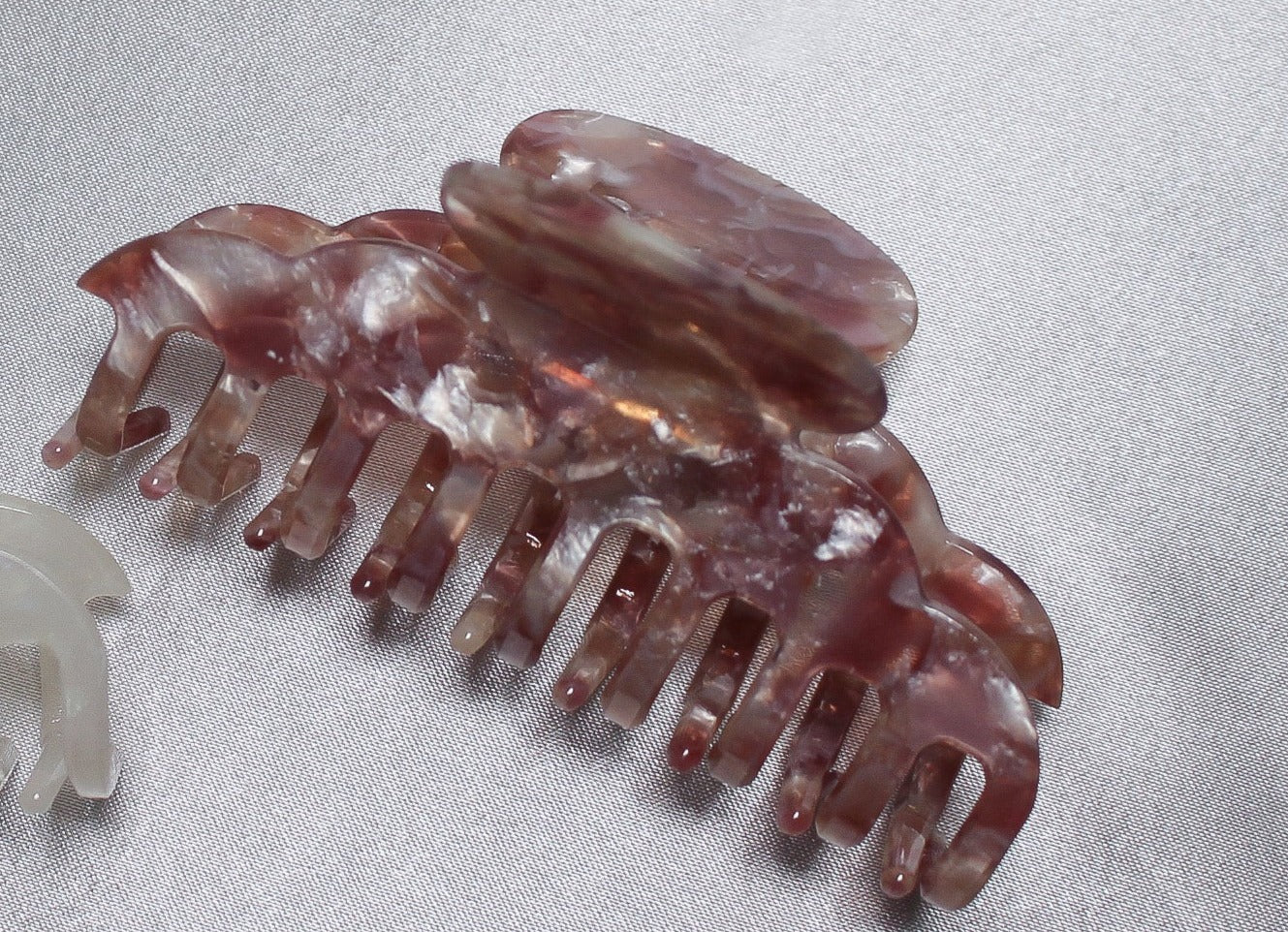 Seleny Resin Claw Clip