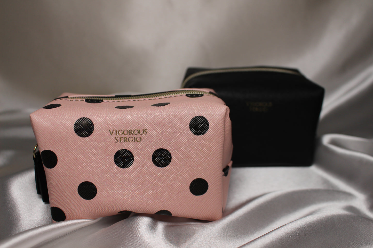 Vigorous Sergio Pretty 4-Piece Toiletry Train Case