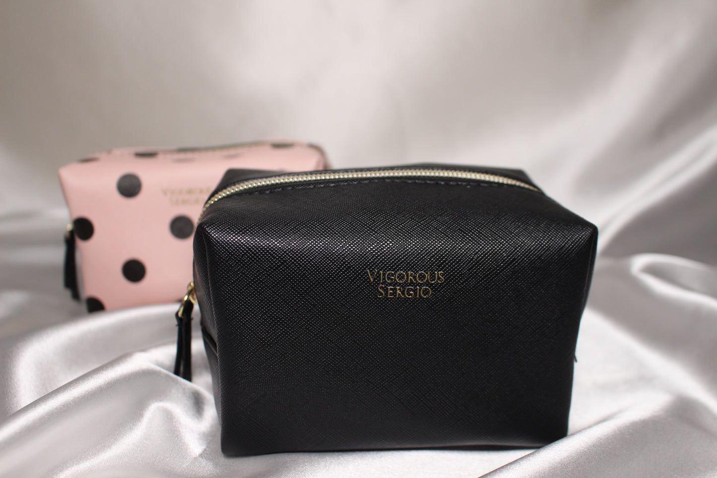 Vigorous Sergio Pretty 4-Piece Toiletry Train Case