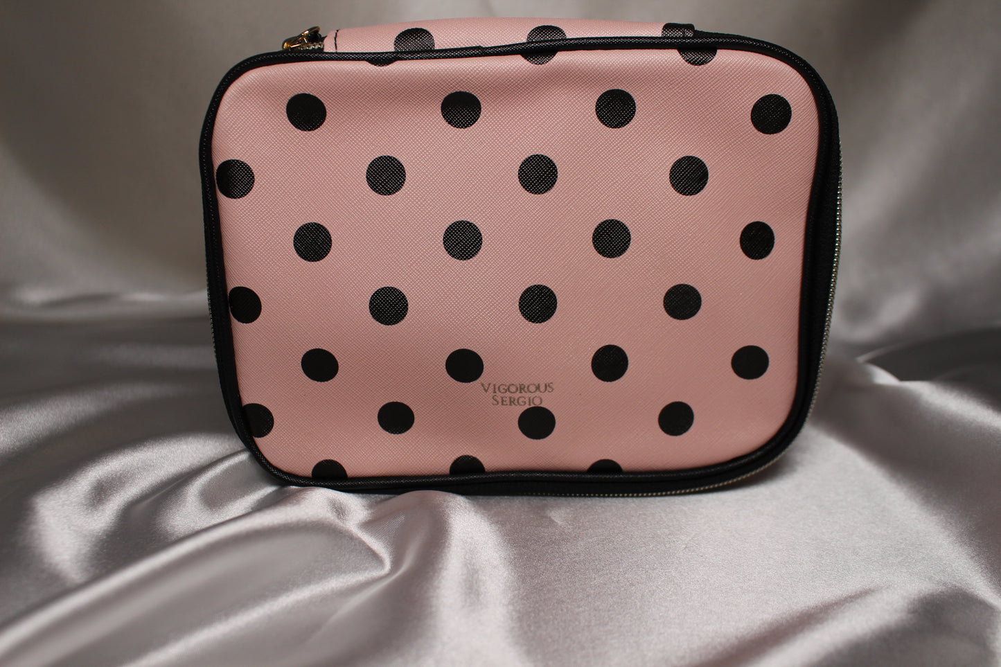 Vigorous Sergio Pretty 4-Piece Toiletry Train Case