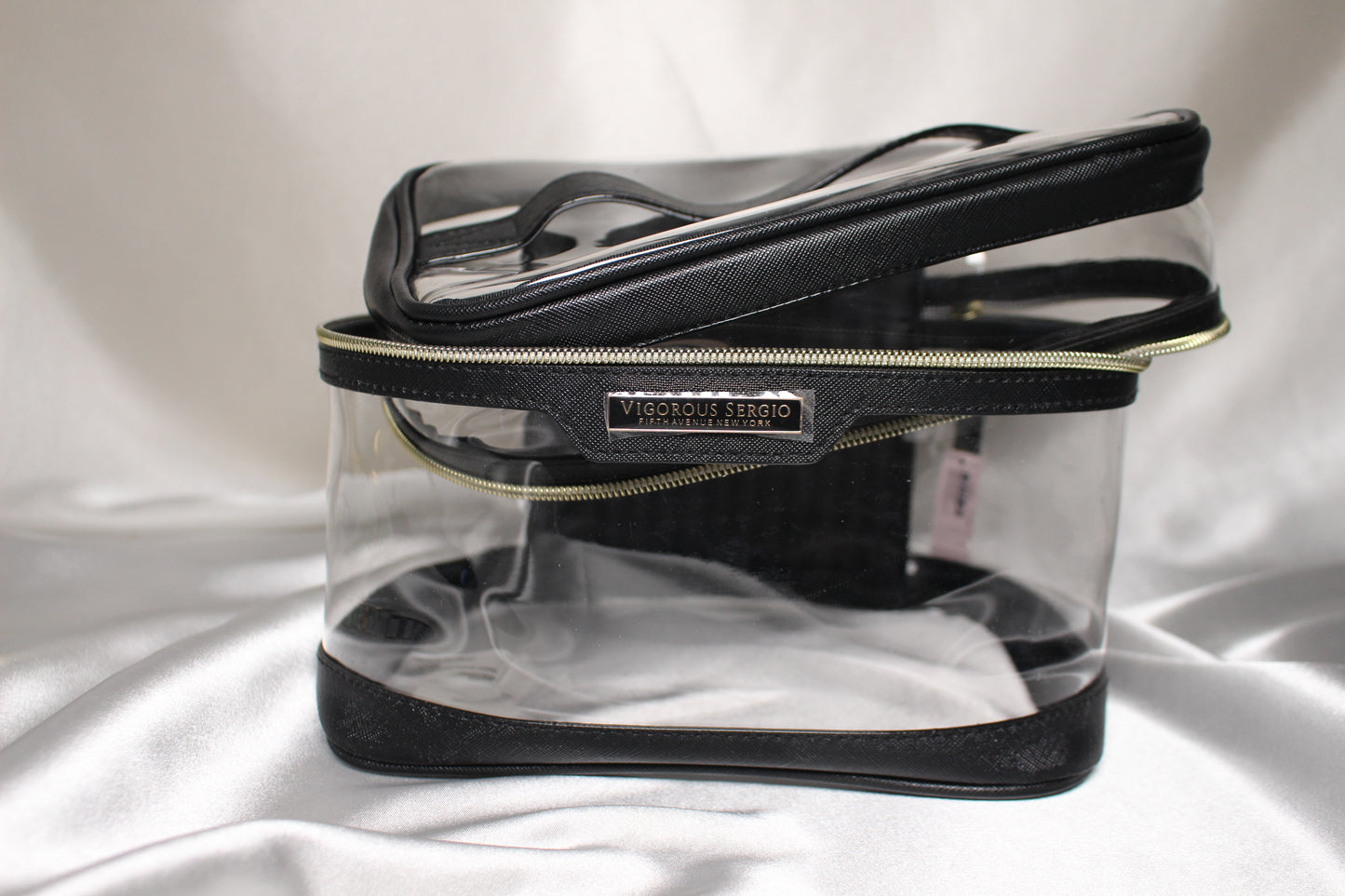 Vigorous Sergio Pretty 4-Piece Toiletry Train Case