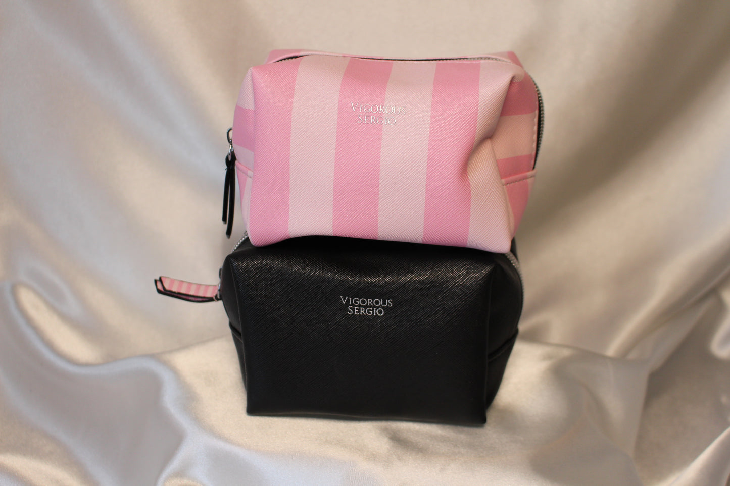 Vigorous Sergio Pretty 4-Piece Toiletry Train Case