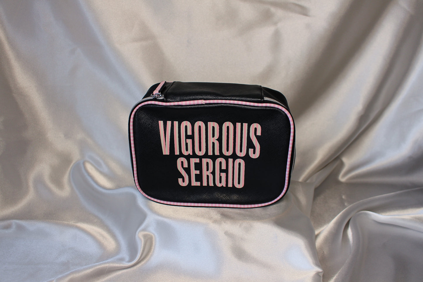 Vigorous Sergio Pretty 4-Piece Toiletry Train Case