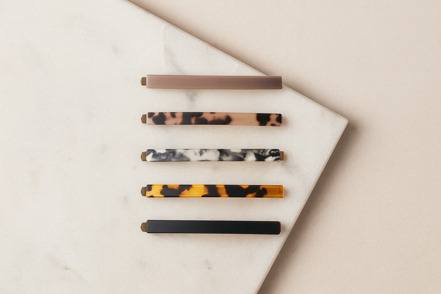 Aesthetic hair clip display without bottom black clip